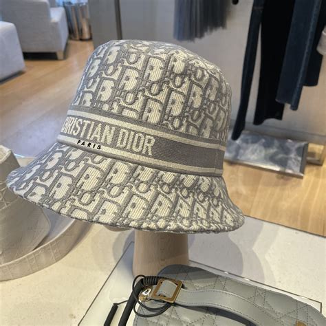 dior bucket hat men.